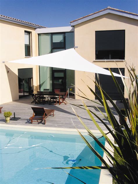 Parasols et voiles d'ombre .